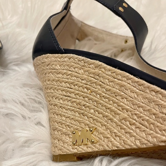 Brand NEW!!!! Michael Kors Navy Wedges - Picture 7 of 12